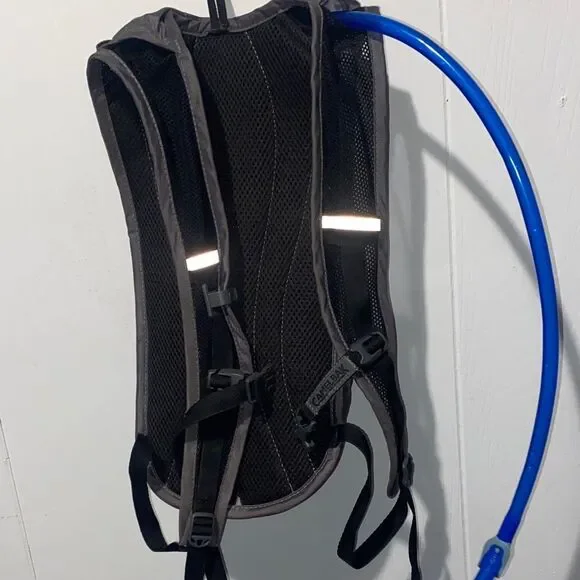 CamelBak Hydration Backpack 2.5 Liters Hiking Backpack - Picture 3 of 6